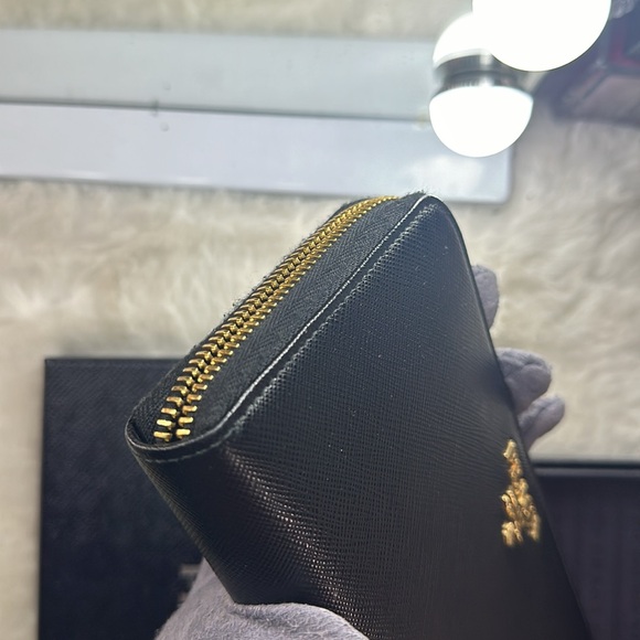 AUTHENTIC PRADA ZIP LONG WALLET - Picture 9 of 17
